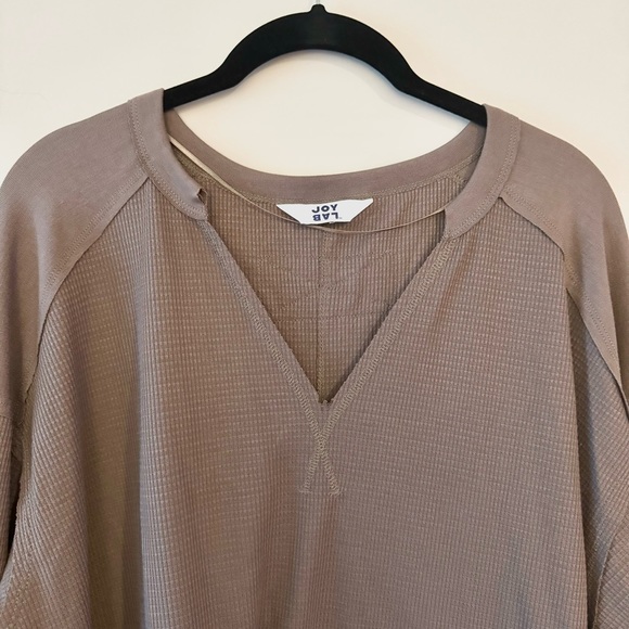 Joy Lab Hi-Low Oversized Top NWOT - Picture 4 of 5